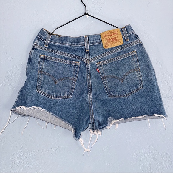 Levis 550 Cut Off Shorts Size 14/29” - Picture 2 of 5